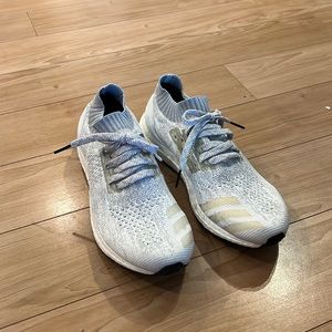 Men’s Adidas Ultraboosts size 10.5